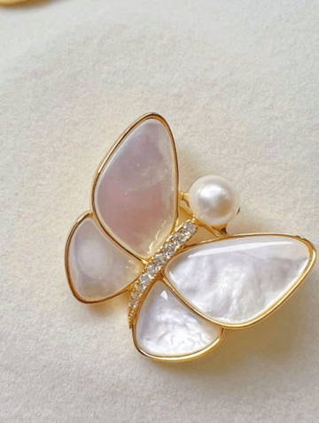 Mother-of-Pearl Accessory Workshop
